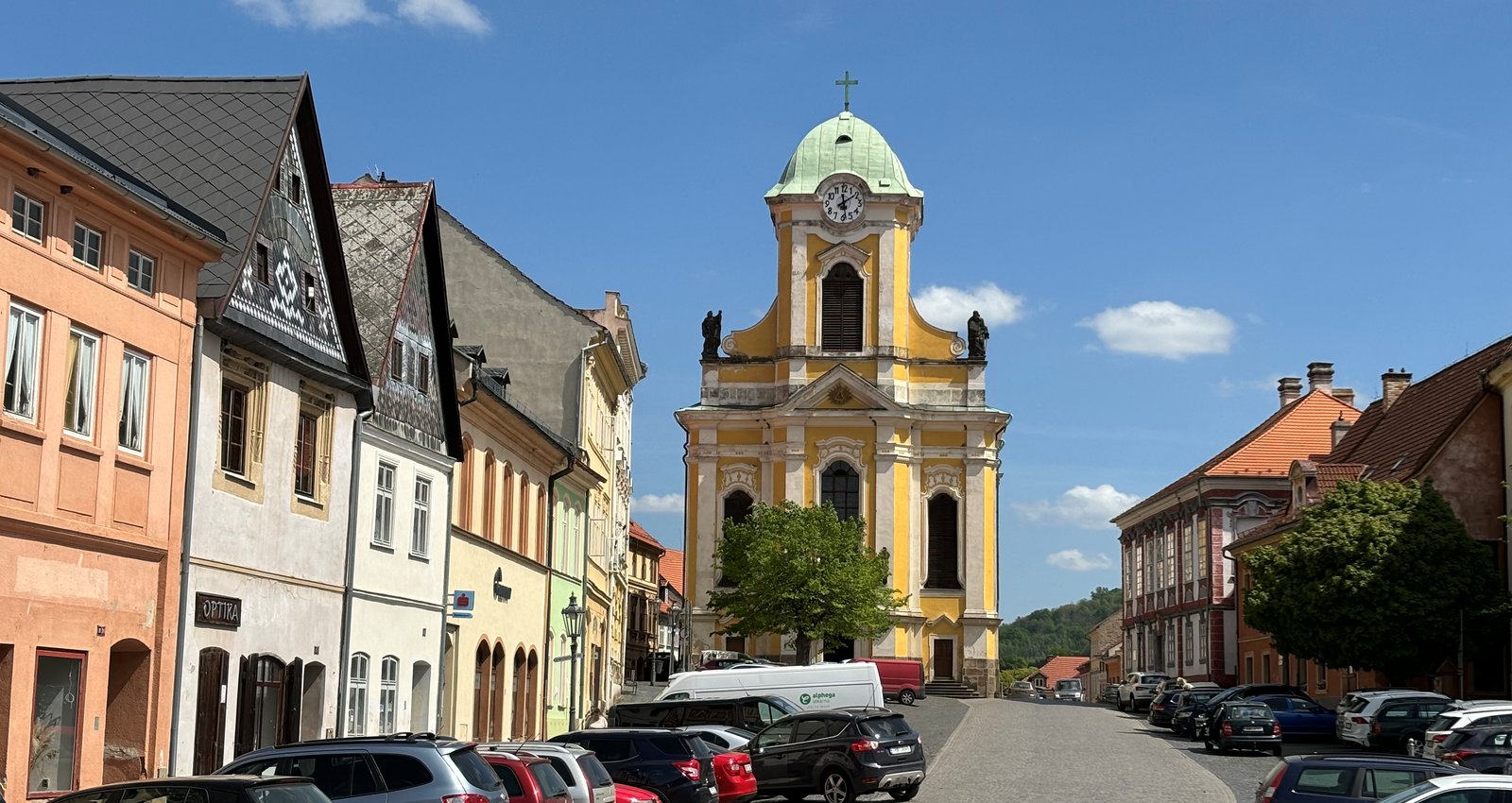 M�sto ښt�k je nejmen�� m�stskou pam�tkovou rezervac� v �esku.